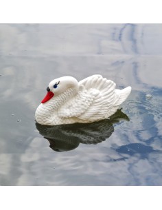 Junger Schwan Schwimmender Figur Gartenfigur