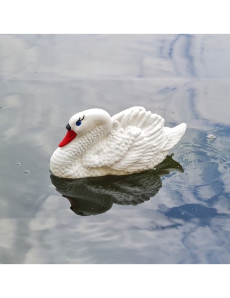 Junger Schwan Schwimmender Figur Gartenfigur